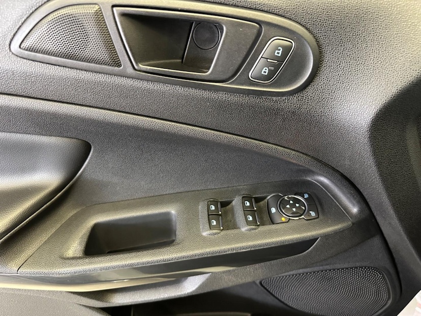 Foto do veículo FORD ECOSPORT  1.5 TI-VCT FLEX FREESTYLE AUTOMATICO 2020 51.872 KM 78.900,00