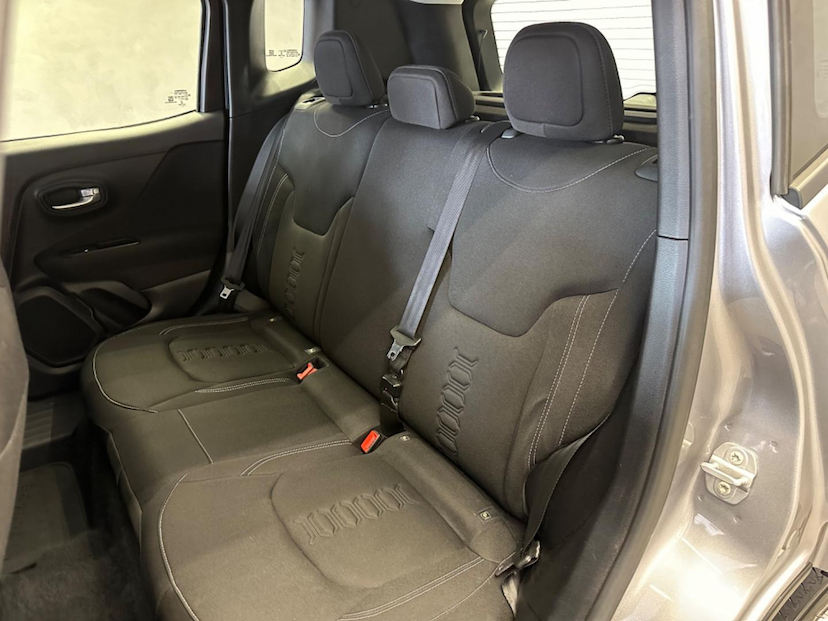 Foto do veículo JEEP RENEGADE  SPORT T270 1.3 TB 4X2 FLEX AUT. 2022 25.031 KM 105.900,00