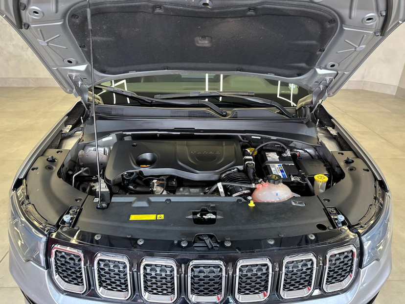 Foto do veículo JEEP COMPASS  LONG TF 2022 39.320 KM 134.900,00