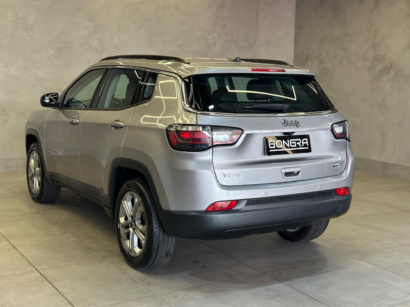 Foto do veículo JEEP COMPASS  LONG TF 2022 39.320 KM 134.900,00