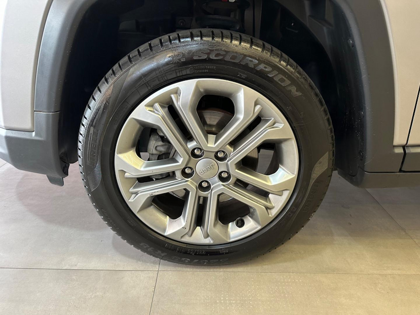 Foto do veículo JEEP COMPASS  LONG TF 2022 39.320 KM 134.900,00