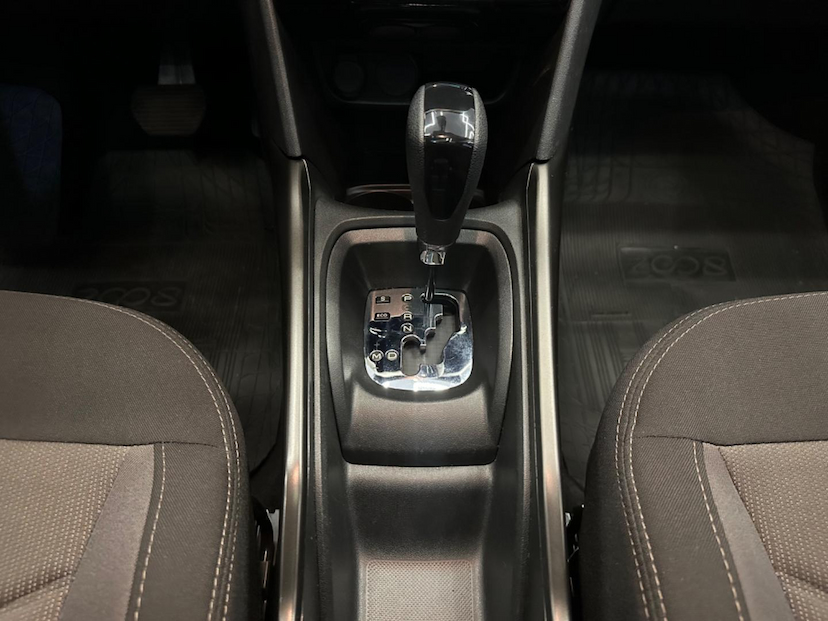Foto do veículo PEUGEOT 2008  GRIFFE EAT6 2018 36.625 KM 69.900,00