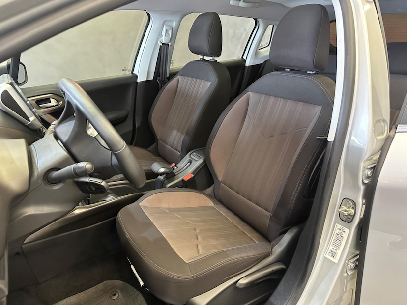 Foto do veículo PEUGEOT 2008  GRIFFE EAT6 2018 36.625 KM 69.900,00