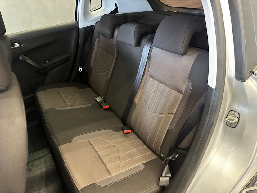 Foto do veículo PEUGEOT 2008  GRIFFE EAT6 2018 36.625 KM 69.900,00