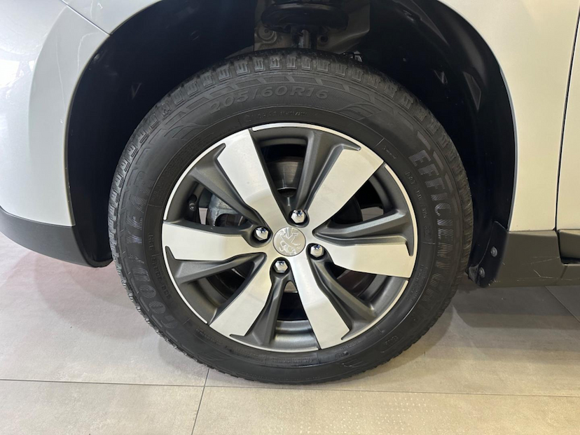 Foto do veículo PEUGEOT 2008  GRIFFE EAT6 2018 36.625 KM 69.900,00