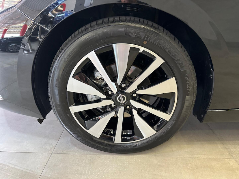Foto do veículo NISSAN SENTRA  2.0 EXCLUSIVE CVT 2024 3.787 KM 154.900,00