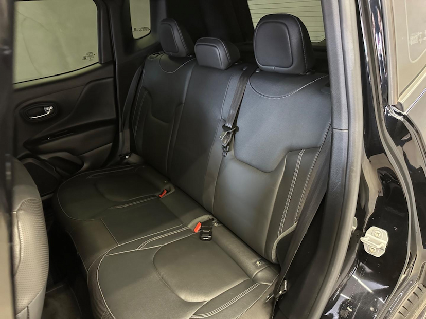 Foto do veículo JEEP RENEGADE  S T270 FLEX 4X4 2022 13.548 KM 126.900,00