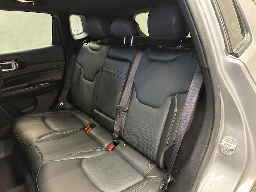 Foto do veículo JEEP COMPASS  LONGITUDE 2.0 4X4 DIES. 16V AUT 2022 43.691 KM 144.900,00
