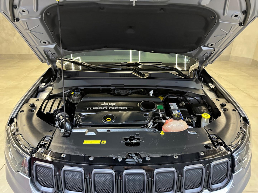Foto do veículo JEEP COMPASS  LONGITUDE 2.0 4X4 DIES. 16V AUT 2022 43.691 KM 144.900,00