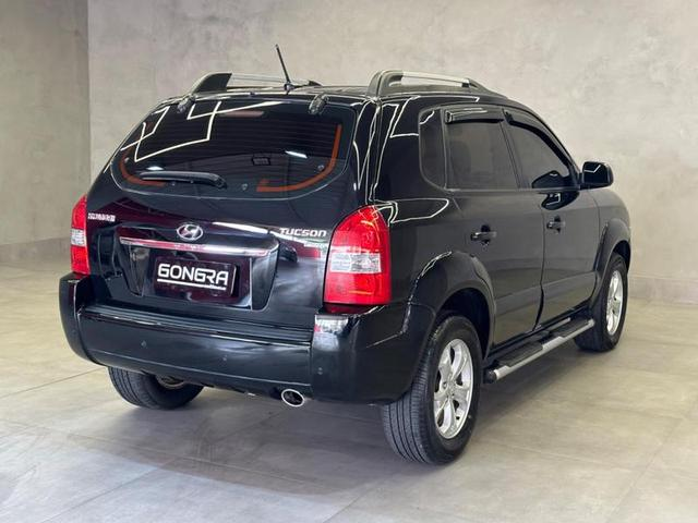 Foto do veículo HYUNDAI TUCSON  2.0 GLS FLEX 4P AUT 2014 157.200 KM 55.900,00