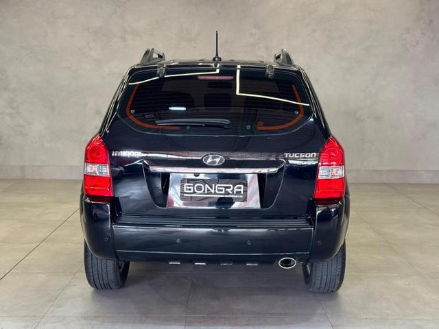 Foto do veículo HYUNDAI TUCSON  2.0 GLS FLEX 4P AUT 2014 157.200 KM 55.900,00
