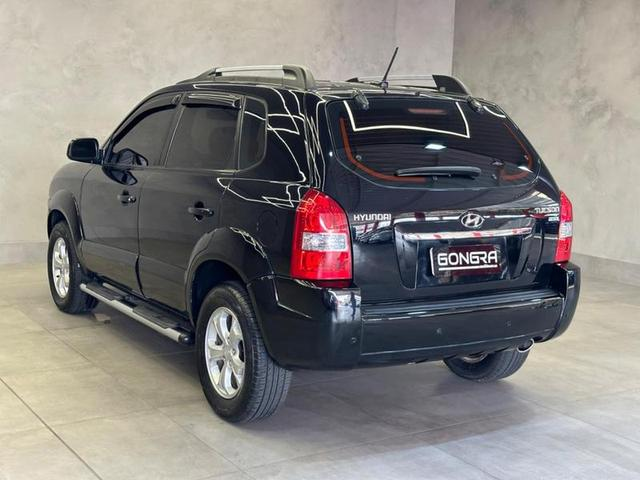 Foto do veículo HYUNDAI TUCSON  2.0 GLS FLEX 4P AUT 2014 157.200 KM 55.900,00