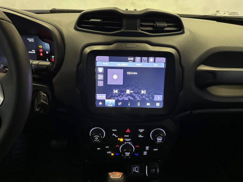 Foto do veículo JEEP RENEGADE  LONGITUDE T270 1.3 TB 4X2 FLEX AUT 2024 16.900 KM 122.900,00