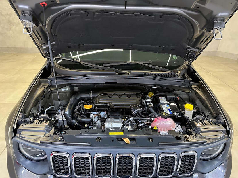 Foto do veículo JEEP RENEGADE  LONGITUDE T270 1.3 TB 4X2 FLEX AUT 2024 16.900 KM 122.900,00