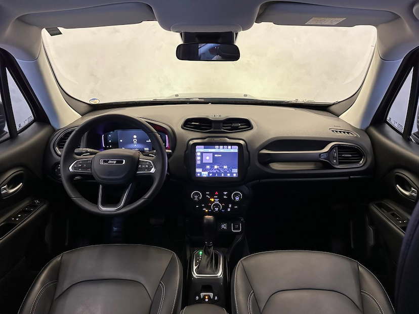 Foto do veículo JEEP RENEGADE  LONGITUDE T270 1.3 TB 4X2 FLEX AUT 2024 16.900 KM 122.900,00