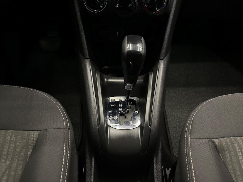 Foto do veículo PEUGEOT 2008  ALLURE EAT6 2022 38.571 KM 71.900,00
