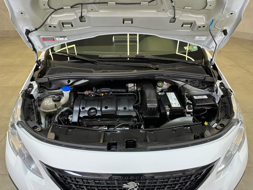 Foto do veículo PEUGEOT 2008  ALLURE EAT6 2022 38.571 KM 71.900,00