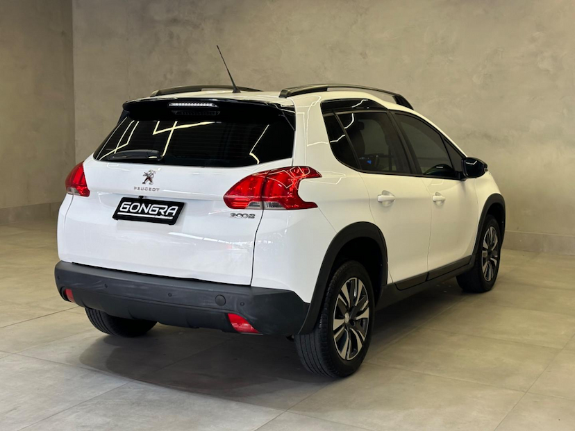 Foto do veículo PEUGEOT 2008  ALLURE EAT6 2022 38.571 KM 71.900,00