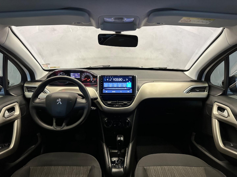 Foto do veículo PEUGEOT 2008  ALLURE EAT6 2022 38.571 KM 71.900,00
