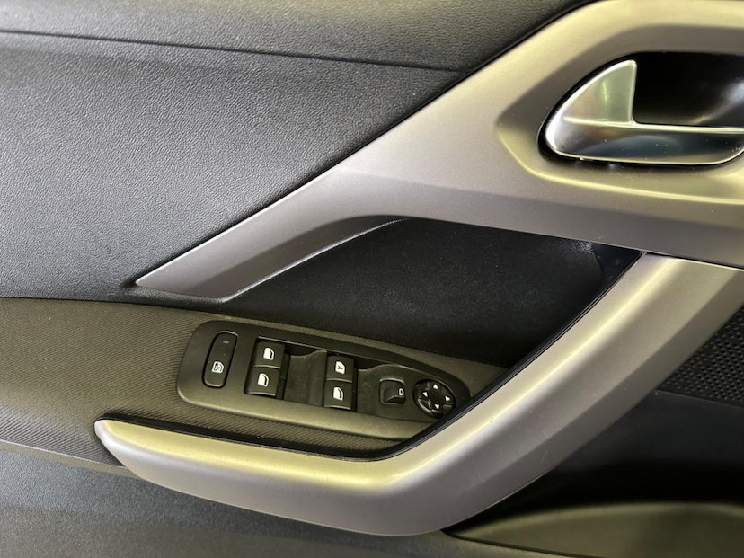 Foto do veículo PEUGEOT 208  GRIFFE AT 2017 59.986 KM 59.900,00