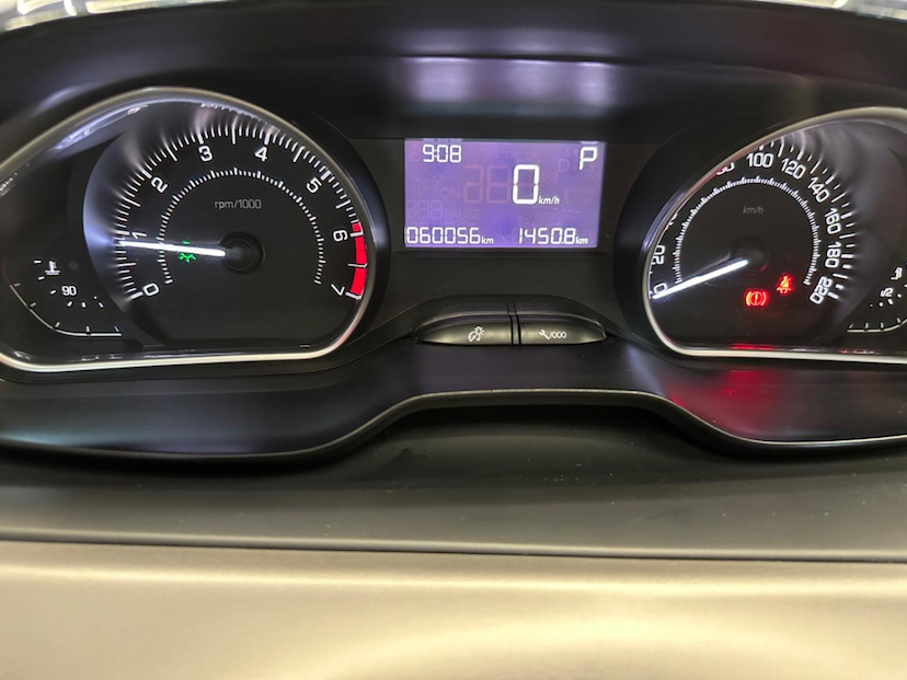Foto do veículo PEUGEOT 208  GRIFFE AT 2017 59.986 KM 59.900,00