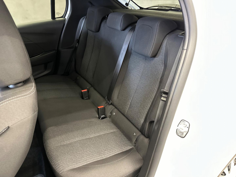 Foto do veículo PEUGEOT 208  LIKE MT 2024 7.262 KM 74.900,00