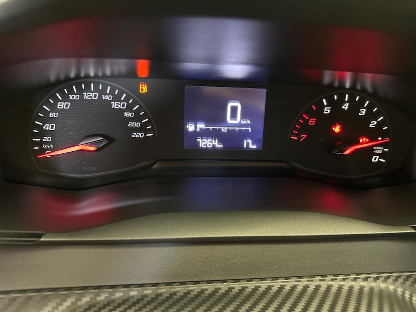 Foto do veículo PEUGEOT 208  LIKE MT 2024 7.262 KM 74.900,00