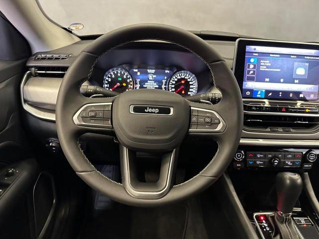 Foto do veículo JEEP COMPASS  LONG TF 2023 13.831 KM 145.900,00