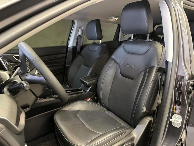 Foto do veículo JEEP COMPASS  LONG TF 2023 13.831 KM 145.900,00