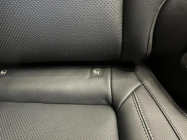 Foto do veículo JEEP COMPASS  LONG TF 2023 13.831 KM 145.900,00