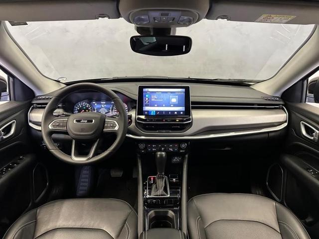 Foto do veículo JEEP COMPASS  LONG TF 2023 13.831 KM 145.900,00