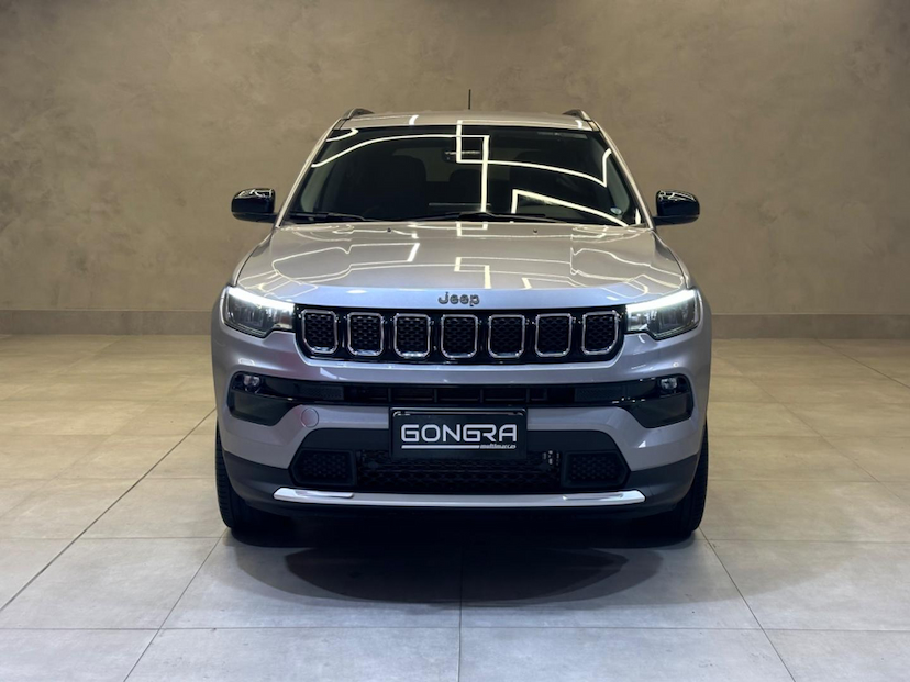 Foto do veículo JEEP COMPASS  LONG TF 2022 24.740 KM 135.900,00