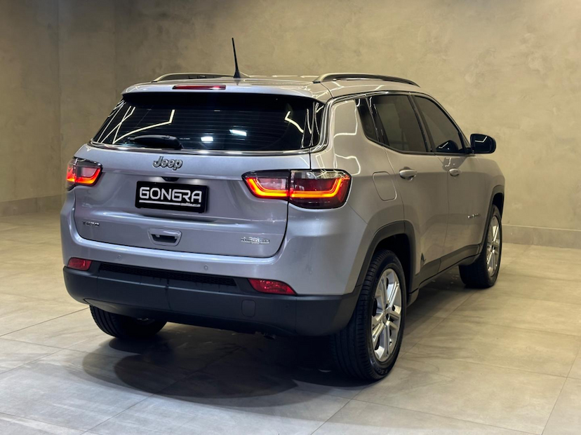 Foto do veículo JEEP COMPASS  LONG TF 2022 24.740 KM 135.900,00