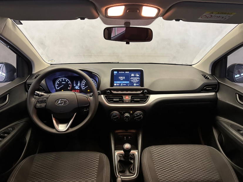 Foto do veículo HYUNDAI HB20  1.0MT VISION BLUEMEDIA 2022 12.611 KM 66.900,00