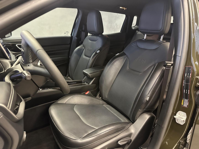 Foto do veículo JEEP COMPASS  LONG TF 2022 13.530 KM 138.900,00