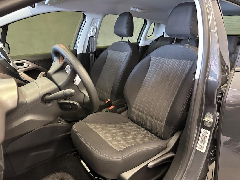 Foto do veículo PEUGEOT 2008  ALLURE PACK 1.6 FLEX 16V AUT 2024 10.260 KM 94.900,00