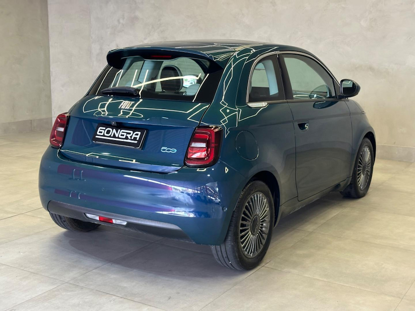 Foto do veículo FIAT 500 E ICON 2022 4.128 KM 129.900,00