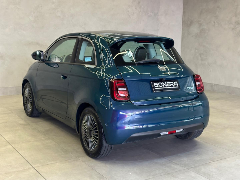 Foto do veículo FIAT 500 E ICON 2022 4.128 KM 129.900,00