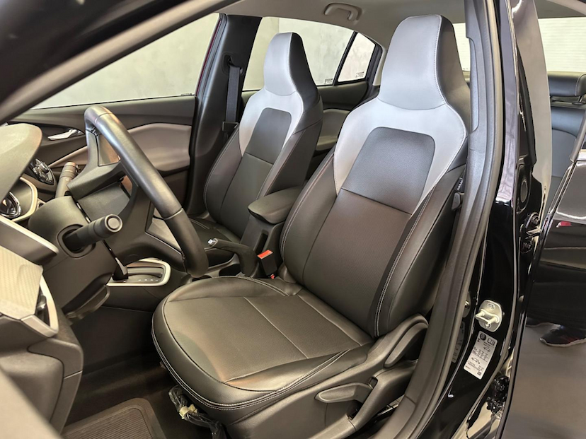 Foto do veículo CHEVROLET ONIX  PLUS 10TAT PR2 2023 17.657 KM 95.900,00