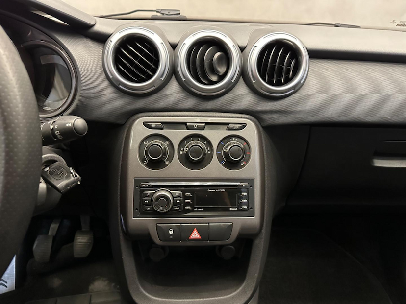 Foto do veículo CITROËN C3  90M TENDANCE 2015 115.380 KM 41.900,00