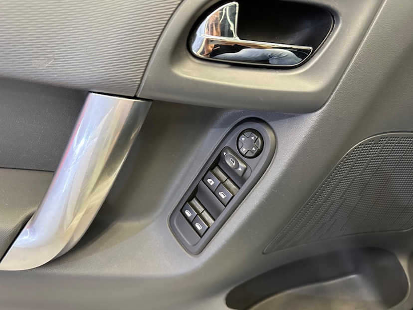 Foto do veículo CITROËN C3  90M TENDANCE 2015 115.380 KM 41.900,00