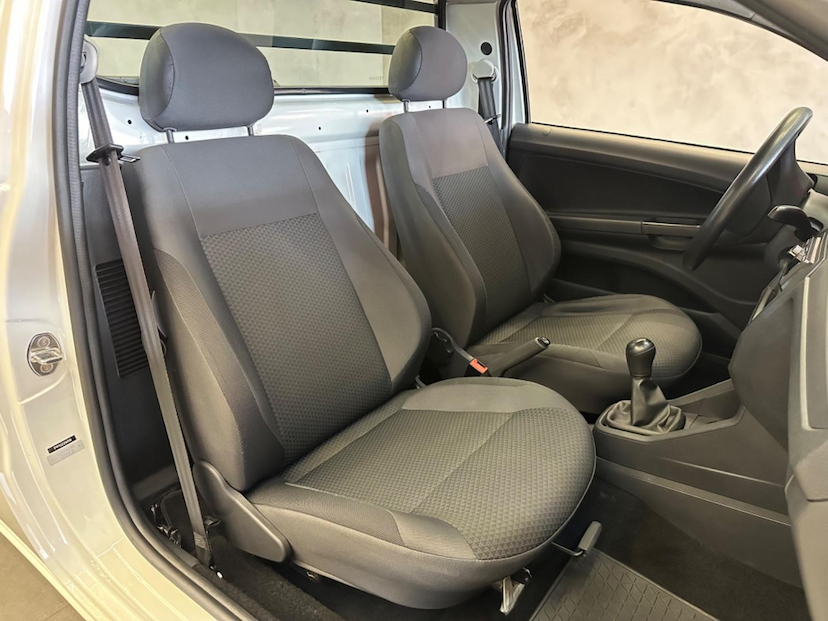 Foto do veículo VOLKSWAGEN SAVEIRO  CS RB MPI 2023 32.309 KM 74.900,00