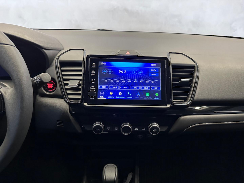 Foto do veículo HONDA CITY  HATCHBACK TOURING 1.5 FLEX 16V AUT 2024 13.312 KM 128.900,00