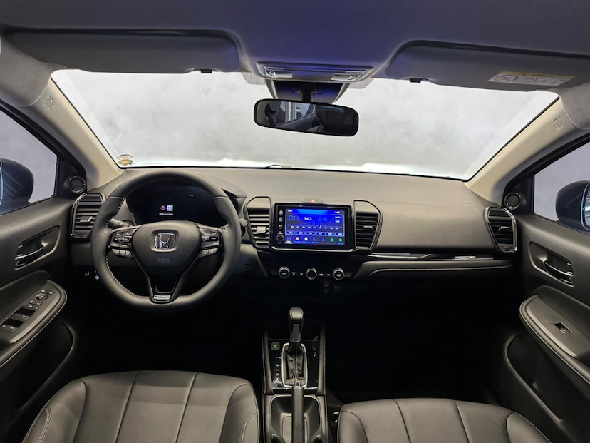 Foto do veículo HONDA CITY  HATCHBACK TOURING 1.5 FLEX 16V AUT 2024 13.312 KM 128.900,00