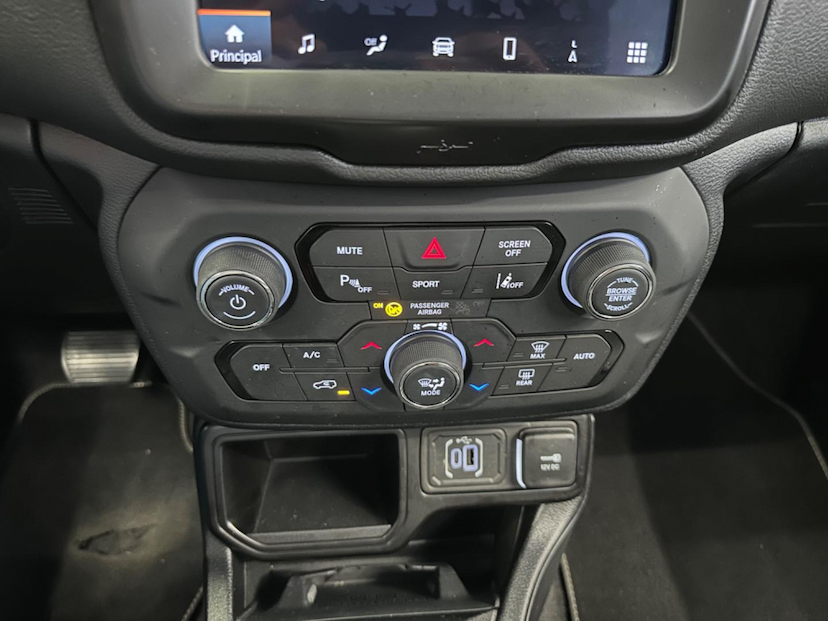 Foto do veículo JEEP RENEGADE  LONGITUDE T270 1.3 TB 4X2 FLEX AUT 2024 32.848 KM 114.900,00