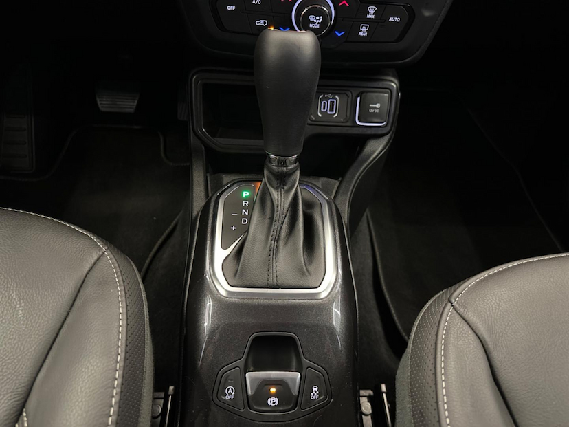 Foto do veículo JEEP RENEGADE  LGTD T270 2024 14.851 KM 125.900,00