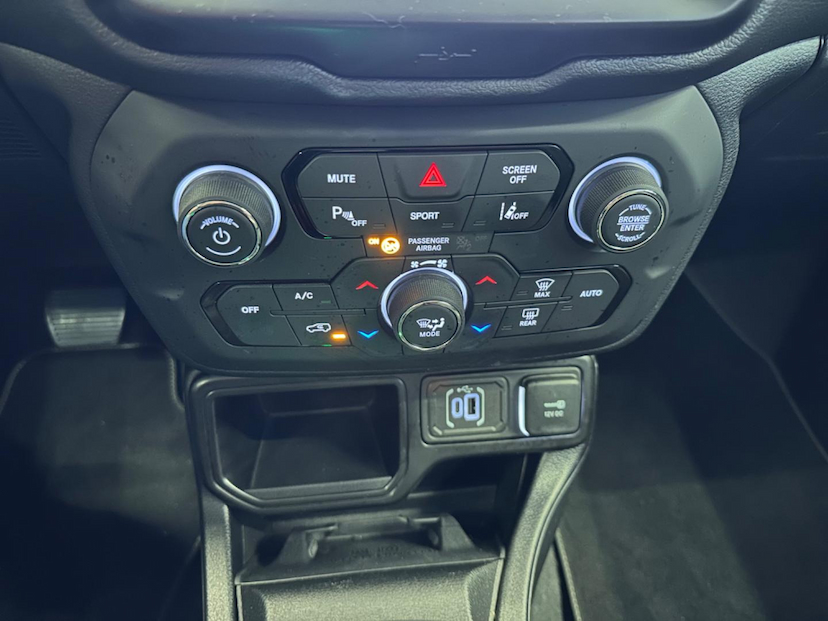 Foto do veículo JEEP RENEGADE  LGTD T270 2024 14.851 KM 125.900,00