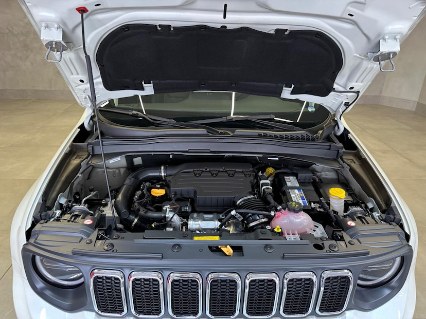 Foto do veículo JEEP RENEGADE  LGTD T270 2024 14.851 KM 125.900,00