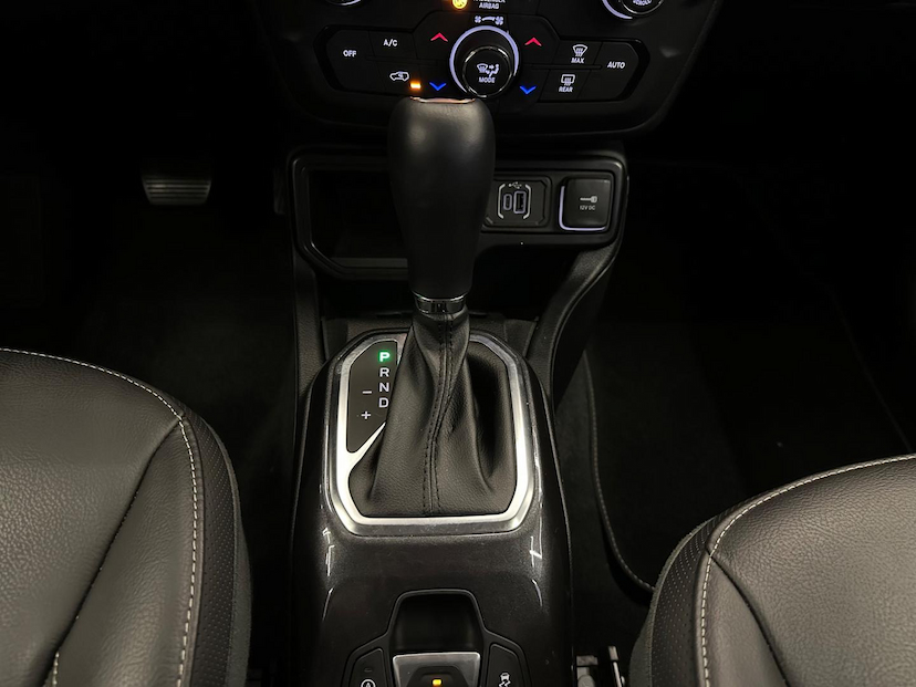Foto do veículo JEEP RENEGADE  LONGITUDE T270 1.3 TB 4X2 FLEX AUT 2024 13.929 KM 132.900,00