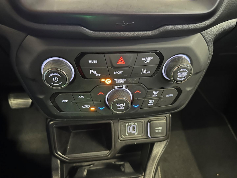 Foto do veículo JEEP RENEGADE  LONGITUDE T270 1.3 TB 4X2 FLEX AUT 2024 13.929 KM 132.900,00